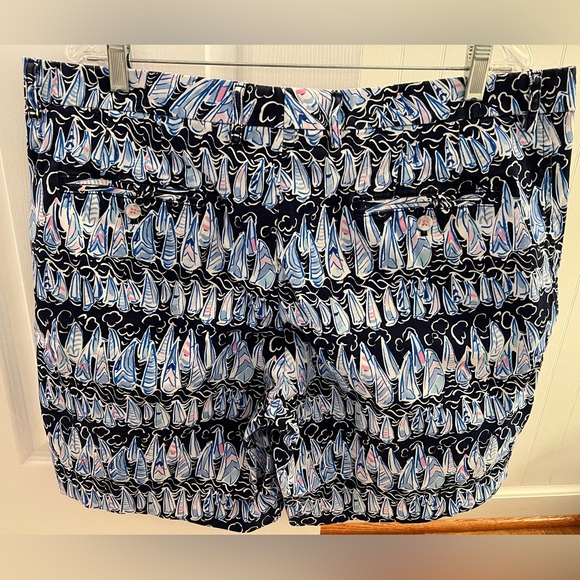 NWT Menโs Lilly Pulitzer Beaumont Stretch Shorts - Picture 2 of 4